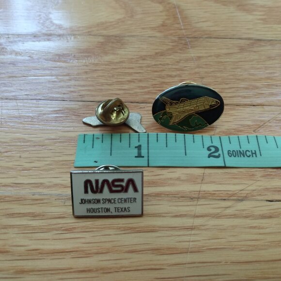 Vintage NASA Space Shuttle Pins Lot of 3 Tie Tacks Hat Lapel Johnson Center - Picture 13 of 13